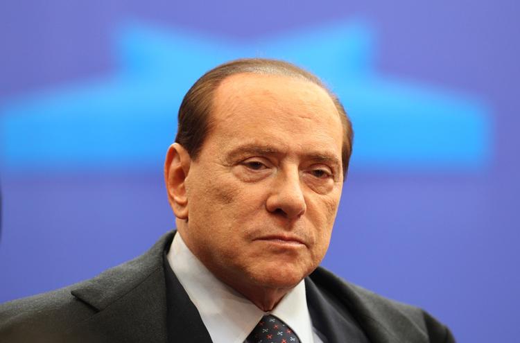 Problem. Fokus er flyttet fra Grækenlands Pandreou til Italiens Berlusconi, efter at grækernes ministerpræsident har meddelt, at han trækker sig, når en ny koalitionsregering er dannet formentlig senere i dag. 
