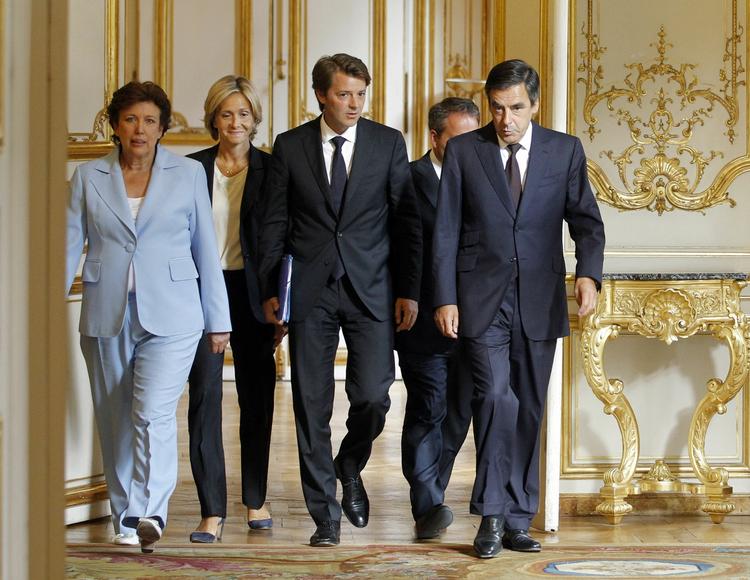 afmatning. 24. august annoncerede ministerpræsident Francois Fillon (th.) og hans ministerhold, at Frankrig ikke når landets mål for vækst i 2012. 