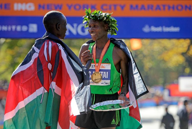 mutai. Som så ofte før blev det dobbelte kenyansk, da Geoffrey Mutai vandt New York Marathon foran Emmanual Mutai. 