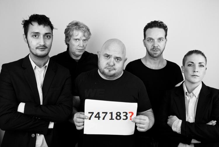 Støttefest. Djuma Soundsystem holdt fest lørdag aften. En række støtter i det københavnske musikmiljø spillede gratis, mens gæsterne betalte en 50'er for at være med. Pengene går til at føre en ankesag i Landsretten. 