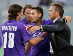 Exit. Landsholdsspilleren Riccardo Montolivo skal have ny træner efter fyringen af Sinisa Mihajlovic (t.h.), der er indehaver af rekorden som den mest træfsikre frisparksskytte i Serie A's historie. 