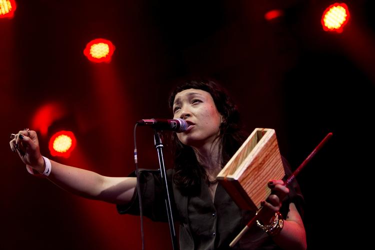 drage. Little Dragon albumdebuterede i 2007 med et selvbetitlet album og har blandt andet medvirket på Gorillaz' seneste album. 