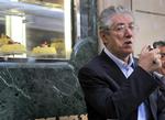 magtfuld. Umberto Bossi står i spidsen for det ene af to partier i den italienske koalitionsregering. 