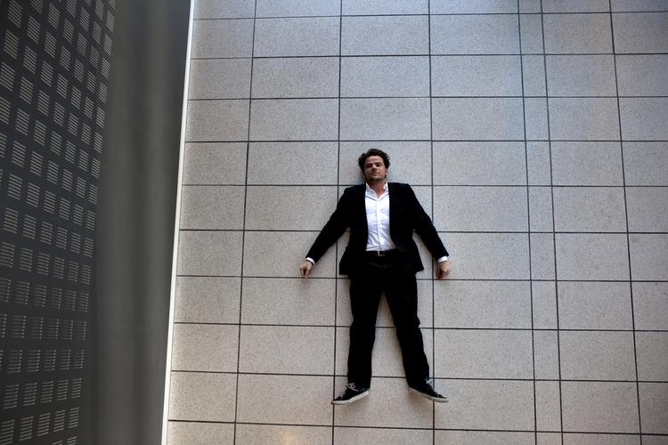 BY-MOTION. Hvordan indretter vi byen, så vi får lyst til at bevæge os - og ikke bare bliver sat til vægs? Spørger arkitekten Bjarke Ingels. 