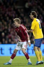 Stjernemøde. Om Zlatan Ibrahimovic (t.h.) overhovedet er med mod Danmark, er et godt spørgsmål. Den svenske landstræner har nemlig bebudet at Milan-angriberen nok kun spiller den ene af Sveriges to testkampe mod henholdsvis Danmark og England. 