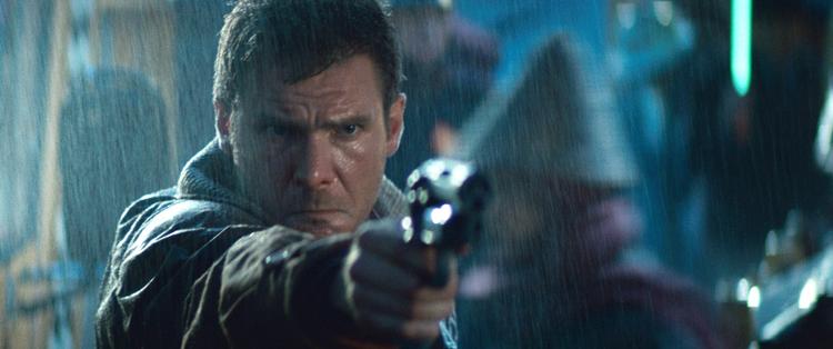 Fortsættelse. Harrison Ford i 'Blade Runner', den dystopiske fremtidsversion af LA, fra 1982. 