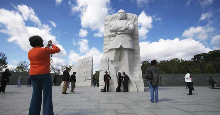MINDESMÆRKE. Det nye Martin Luther King-monument kan ses på The Mall i Washington og har kostet 650 millioner kroner. 