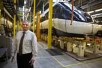Bremseproblemer. DSB's koncernchef, Frank Olesen, fotograferet forleden foran et IC4-tog på værkstedet i Aarhus. Mandag havde DSB problemer med et IC4-tog, som ikke var i stand til at stoppe for rødt på Fyn. 