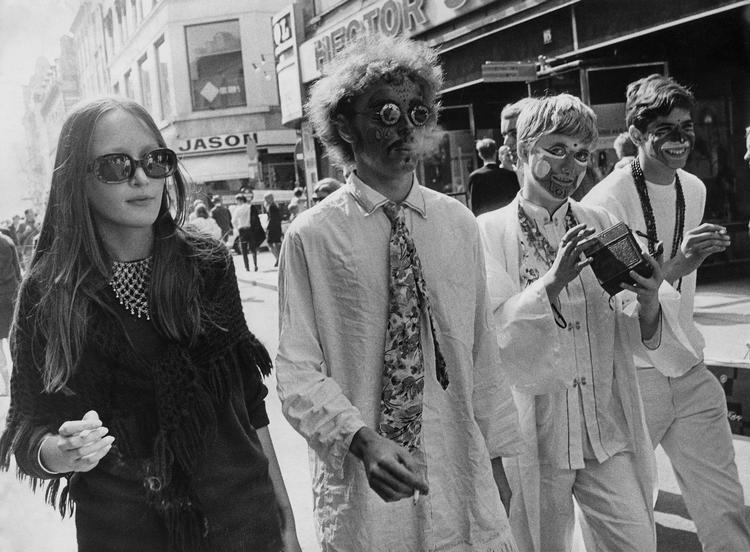 Flippere. I virkelighedens velfærdsverden er småborgeren og hippien efterhånden smeltet sammen. 