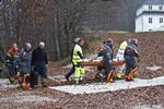 Død. En mand på 45-50 år blev i går fundet død for foden af Møns Klint. Politiet har endnu ikke identificeret ham. 