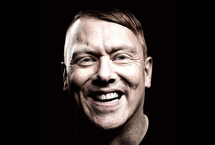 Grin. Den islandske komiker Jòn Gnarr fik lige pludselig usædvanligt meget støtte blandt Reykjaviks befolkning. 