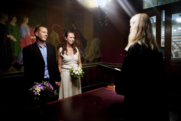 På Københavns Rådhus er det planen, at 163 par skal sige ja til hinanden i morgen (arkivfoto) 