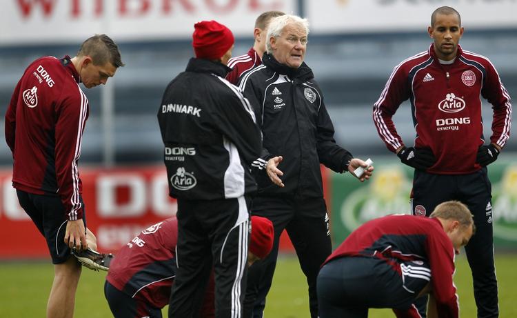 Kaptajnen. Daniel Agger (t.v.) er et af de mest sikre kort i Morten Olsens EM-trup. Forsvarsspilleren er placeret øverst i landsholdshierarkiet. 