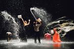 3D-dans. Wim Wenders 'Pina' er en dansefilm i 3-D om og med Pina  og hendes koreografiske drømme fanget og fortolket i det 'nye' filmmedies tre dimensioner. 