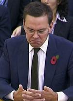 James Murdoch er igen i dag indkaldt til høring i det britiske parlament. Nye afsløringer peger på, at han vidste mere, end han har indrømmet overfor medie-komitéen. 