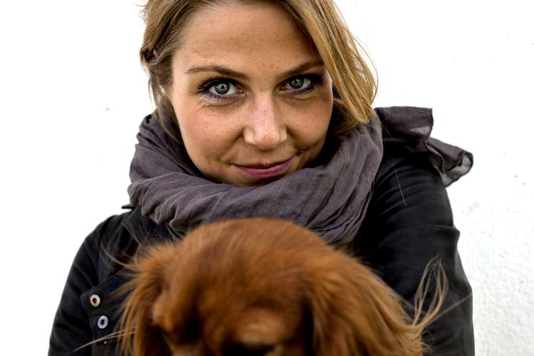 Populær. Sammen med Djuna Barnes og Rosa Lux er dj og radioværten Le Gammeltoft blandt de kvindelige dj's, som i et ellers stærkt mandsdomineret miljø sætter et markant, feminint præg på nattelivet og mediebilledet. 