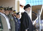 Trusler. Ayatollah Ali Khamenei talte i dag på et militærakademi i Irans hovedstad Teheran. 
