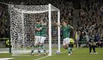 2-0. I den sidste kamp hjemme mod Armenien kunne Irland nøjes med uafgjort, så da Richard Dunne scorede til 2-0 efter en time, skulle meget gå galt., og Irland vandt da også 2-1. 