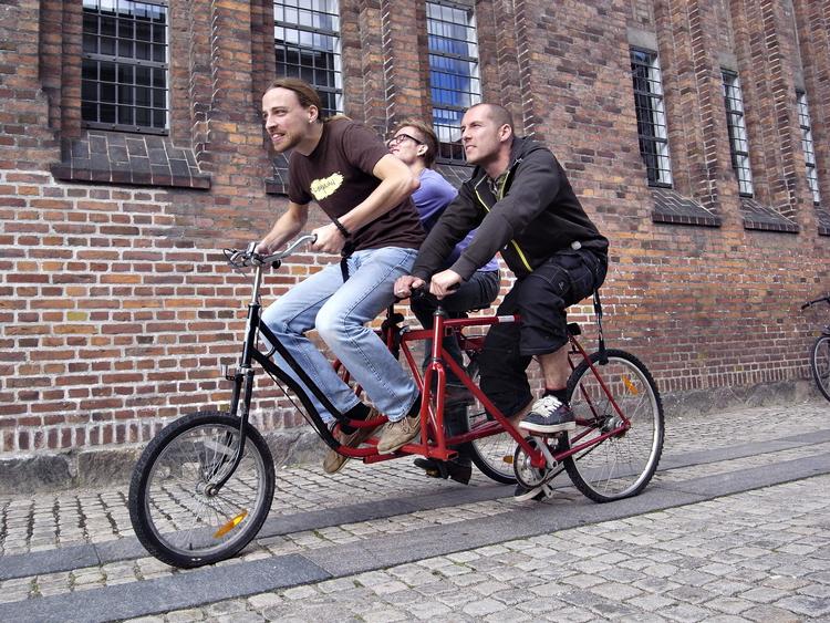 sludretur. Lån en samtalecykel i Cykelkulturhuset. Ifølge leder Lasse Schelde er huset til for »byens kreative, skabende cykelmiljø, hvor folk har en åben tilgang til, hvad en cykel er«. 