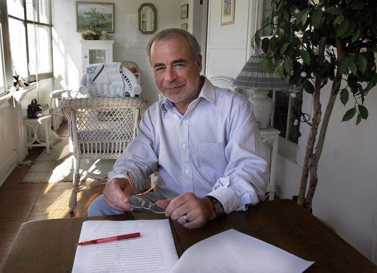 Richard Russo har drejet en ferm og velskrevet roman i 'Åndernes hus'. 