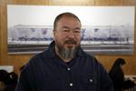 Weiwei. Ai Weiwei blev for nylig idømt en enorm bøde af de kinesiske myndigheder. Det forsøger han nu at imødegå. 