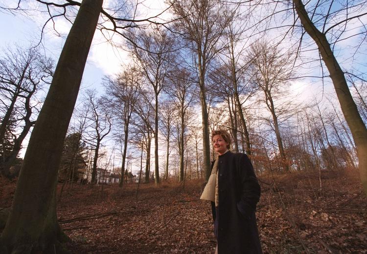 Forkvinde. Lotte Garbers stopper som forkvinde for Dansk Forfatterforening efter en tid med heftig debat om den offentlige støtte til litteraturen. 