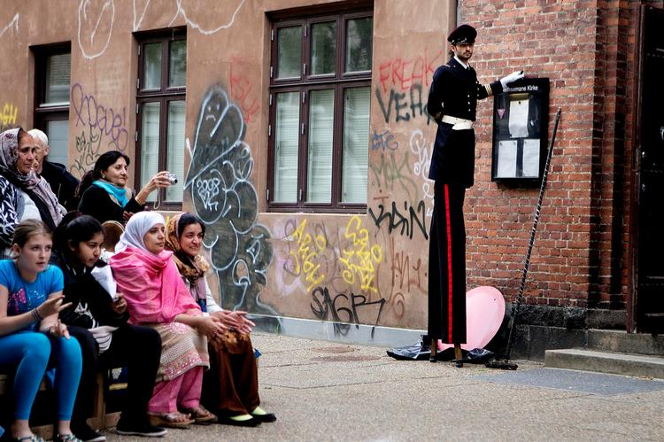 Skævt. Scene fra forestilling, der er blevet til med bistand fra Odin Teatret og opført i København. 