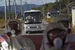 ATOMKATASTROFE. Journalister fra japanske og internationale medier besøger Fukushima-værket for første gang siden tsunamien og jordskælvets ødelæggelser i marts. 