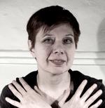 TILLØB. Juliane Preisler bremser desværre sig selv med »væltede sættekasser af bogstaver«. 