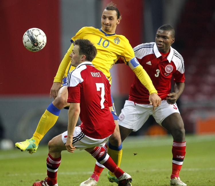 yngst. Da Jores Okore kom ind for at spille mod bl.a. Zlatan Ibrahimovic blev han den 54. teenager på det danske landshold. 