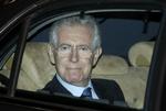 regeringsleder. Mario Monti, der her ses på vej mod præsidentpaladset her til aften, er blevet bedt om at danne en ny regering. 