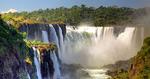 VIDUNDER. Iguazu-vandfaldet udgøres af i alt 275  vandfald, der strækker sig over 2.700 meter. 