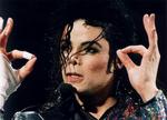 KING. En hidtil uset dokumentar fra Michael Jacksons Dangerous turné er dukket op i hænderne på hans tidligere privatchauffør. Chaufføren har udover the King of Pop kørt for stjerner som Madonna og politikerne Margaret Thatcher og George Bush. Her ses Michael Jackson under en koncert i 1997. 