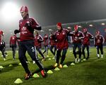 Huevejr. Der blev trænet på Blue Water Arena til aften. Rommedahl startede lidt før de andre. Her lunter han bagerst. 