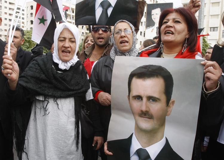 Demonstrationer. Der har været store protester mod den enerådende leder Bashar Assad, men i weekenden var der også en demonstration til støtte for ham. 