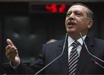 Trussel. Stop den brutale behandling af regimets modstandere, eller vi indfører flere sanktioner, sagde den tyrkiske premierminitser Recep Tayyip Erdogan i dag. Det gør mere ondt på Syrien, at Tyrkiet vender landet ryggen end at Europa har lavet importforbud af syrisk olie. 