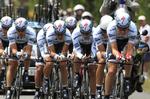 sponsorat. Team Saxo Bank Sungard under holdtidskørslen i Tour de France. 