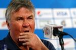 jobsøgende. Den afgående træner for Tyrkiet, Guus Hiddink får nok ikke svært ved at finde nyt job. Flere storklubber i England, Tyskland og Spanien har tidligere været ude efter den dygtige træner. 