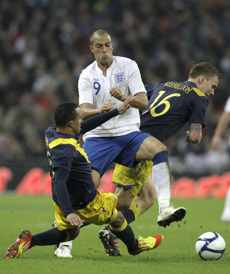 Reserve. 30-årige Bobby Zamora fra Fulham fik chancen i Wayne Rooneys fravær. Zamora spillede sin blot anden landskamp i aftes, da Sverige blev slået 1-0 på et selvmål. 