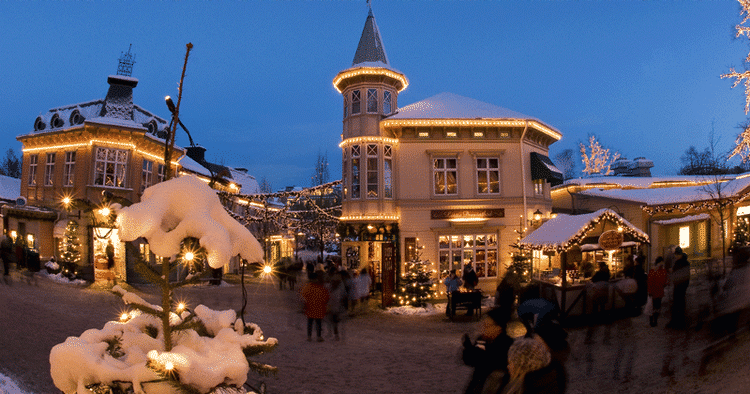 X-MAS. Slik og cigarer, laks og lædertasker, honning og hudcreme. Stort set alt kan fås på julemarkedet på Liseberg i Göteborg. 