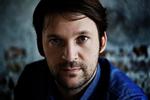 Rene Redzepi. I det seneste nummer af The New Yorker  tager Nomas kok en amerikansk journalist med på jagt efter føde i naturen. 