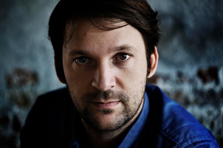 Rene Redzepi. I det seneste nummer af The New Yorker  tager Nomas kok en amerikansk journalist med på jagt efter føde i naturen. 