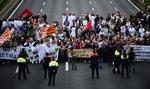 PROBLEMER. Sundhedspersonale og patienter gør oprør i Spanien på grund af store nedskærringer på landets hospitaler. Spanien er et af de fem hårdest ramte lande i Europa. 