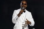 Hyldest. Skuespilleren og sangeren Jamie Foxx optræder her ved en mindekoncert for Michael Jackson i Cardiff for godt en måned siden. 