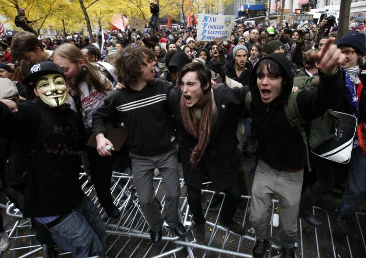 Demo. Mange aktivister har fundet vej til området omkring Børsen i New York. Og flere ventes at møde op i løbet af dagen. 