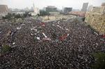 PROTEST. Gårsdagens protest fyldte Tahrir-pladsen. Nu har egyptisk politi ryddet området for de telte, demonstranter havde rejst på pladsen. 