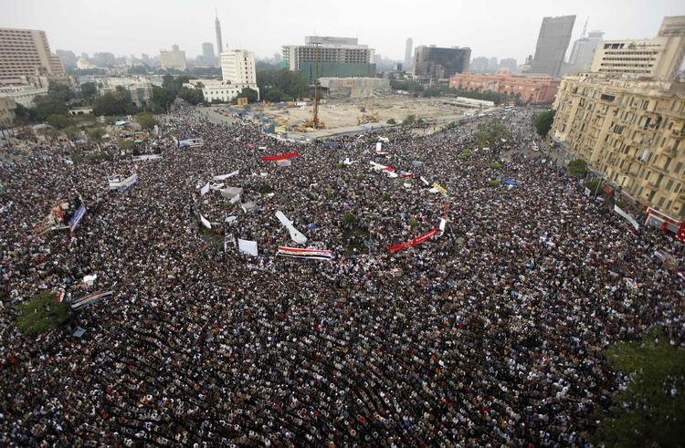 PROTEST. Gårsdagens protest fyldte Tahrir-pladsen. Nu har egyptisk politi ryddet området for de telte, demonstranter havde rejst på pladsen. 