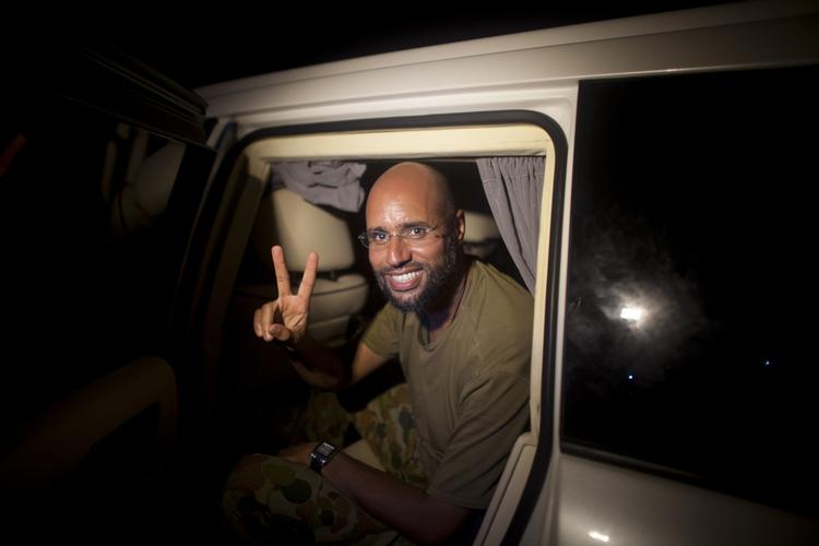 Efterfølger. Saif al-Islam Gaddafi holdt længe humøret højt. Det ses han i august i Tripoli inden hovedstadens fald til oprørerne. 