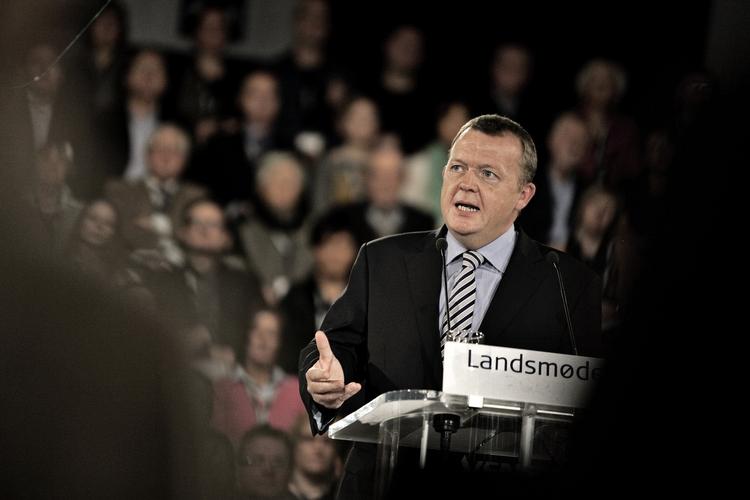 Formand. Lars Løkke Rasmussen var på talerstolen, da Venstres landsmøde begyndte i Odense. Søndag skal han igen tale. 