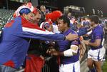 Støtte. Landsholdsspillernes oprør mod den nu fyrede træner støttes af stort set alle rugbyfans i Samoa, hvor sagen også har affødt kommentarer fra den politiske top. 